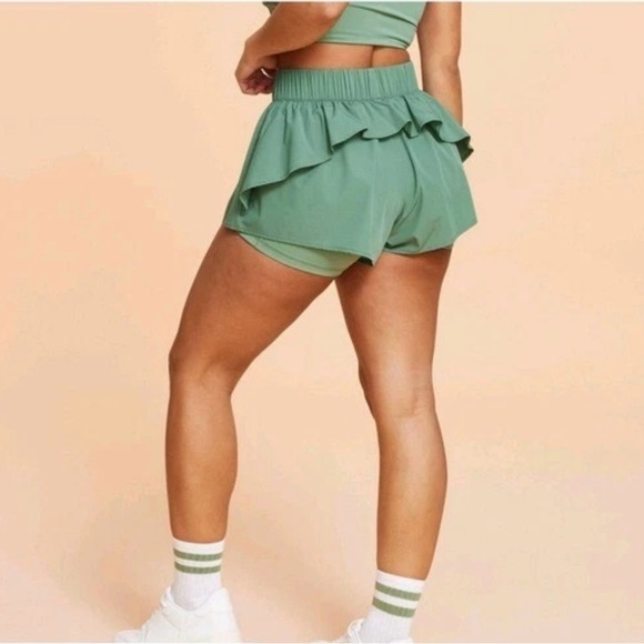 Blogilates Ruffle Short - Picture 3 of 8